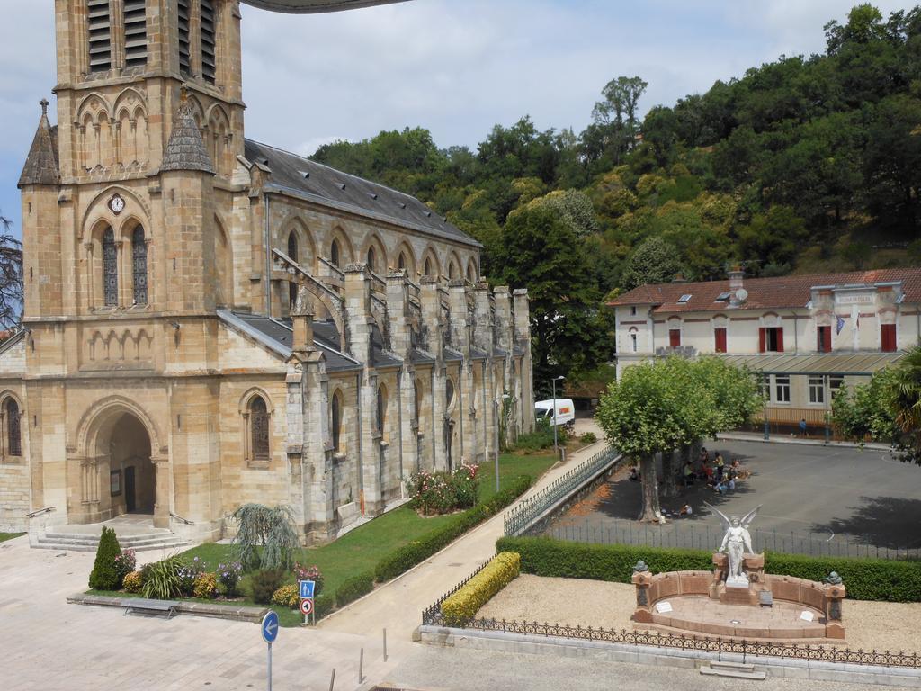 Le Central Peyrehorade Dış mekan fotoğraf